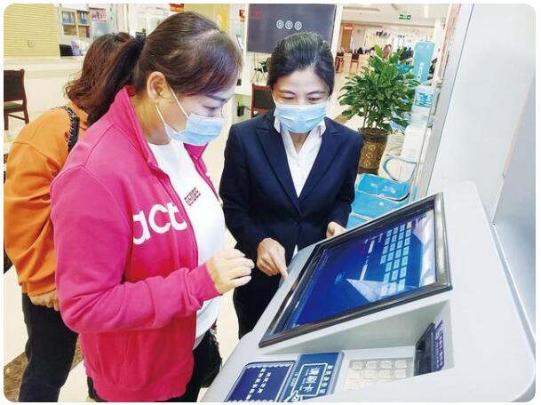 云南省保山市社保自助服務(wù)一體機(jī)集成了社?？ㄗx卡器模塊