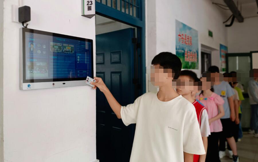 壁掛式電子班牌內(nèi)置第三代社?？ㄗx卡器模塊